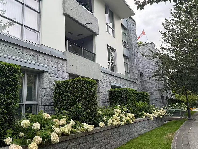6015 Iona Dr #400 — Photo 15