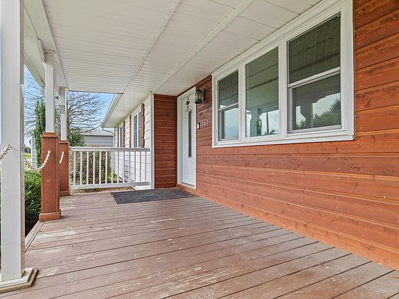 2nd image of 1343 Woodlawn Avenue