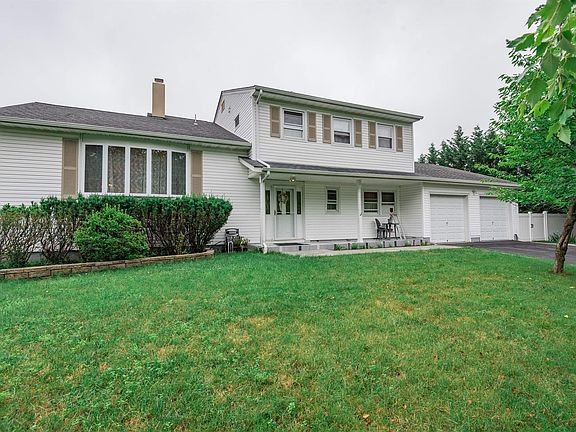 2nd image of 4 New England Dr
