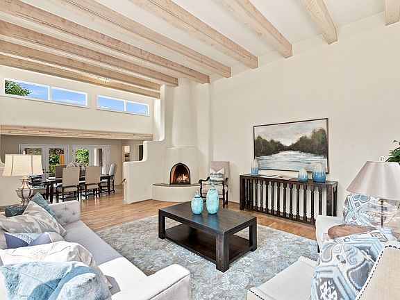 3rd image of 1859 Forest Cir