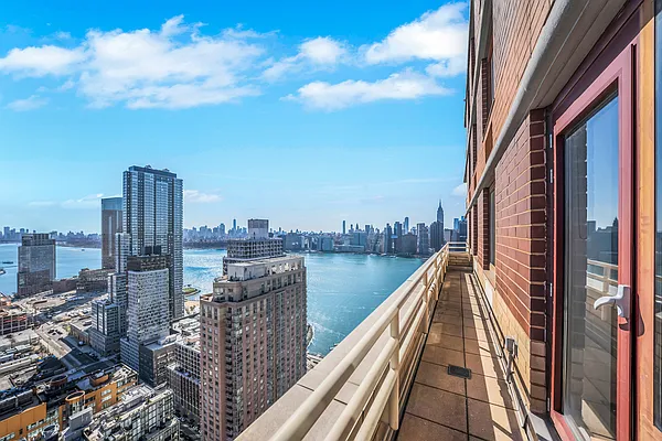 Sold by Compass | media 4