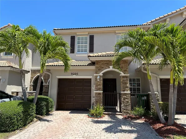 9285 SW 220th Ter, Cutler Bay, FL 33190