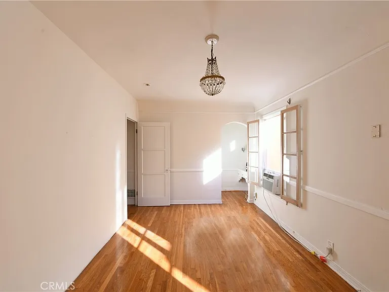 915 S Le Doux Rd — Photo 11