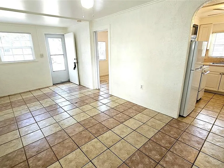 15 Mango St — Photo 14