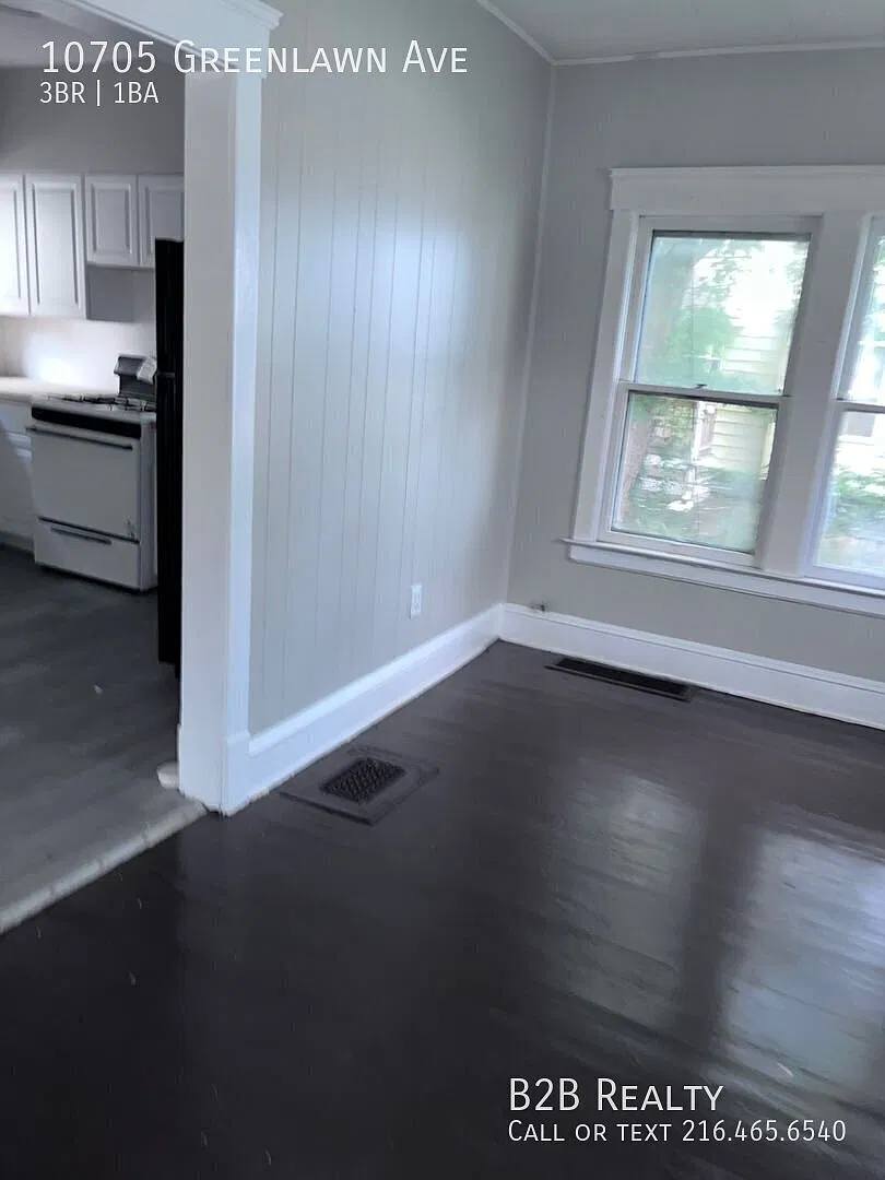 Charming 3-Bedroom Property in Prime Location — Photo 4