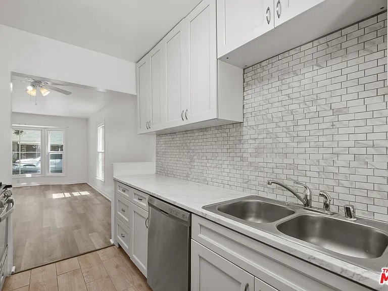 8708 W Sherwood Dr — Photo 8