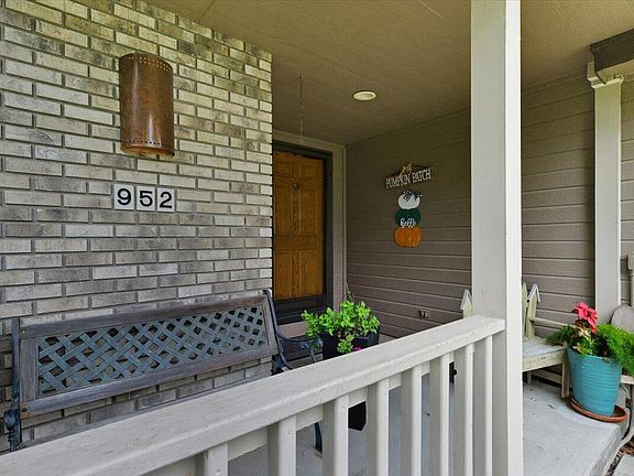 5th image of 952 Tower Ridge Holw