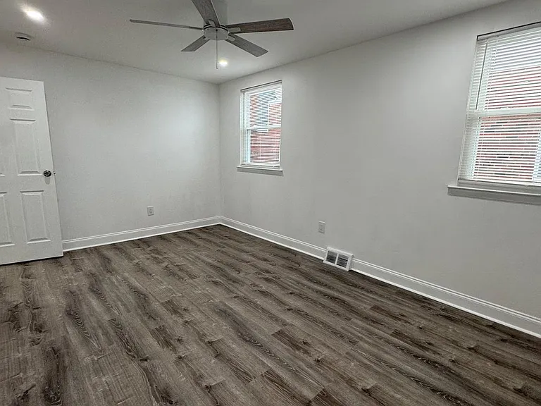 9762 Hilspach St — Photo 12