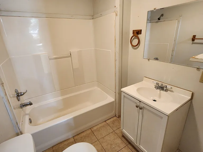 304 W Main St — Photo 7