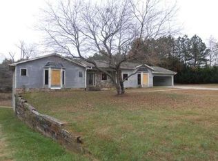 4009 Parks Rd, Flowery Branch, GA 30542