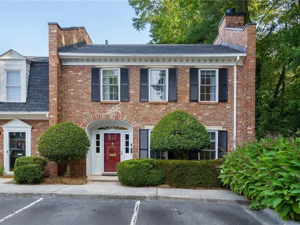 6 Walnut Hill Pl NW, Atlanta, GA 30318