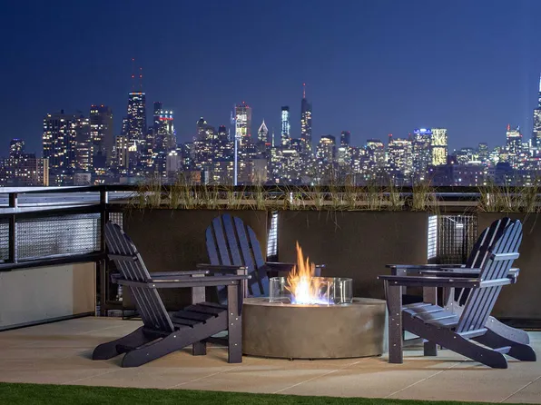 947 W Dakin St #503, Chicago, IL 60613