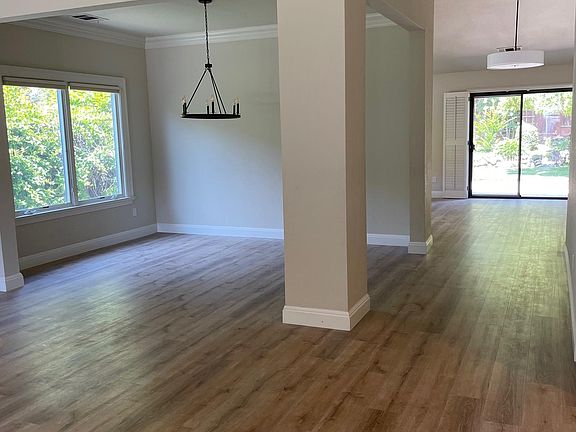 3rd image of 45 Marseille Ct