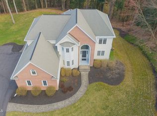 23 Knollwood Dr, Ballston Lake, NY 12019