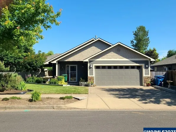 1524 Lakeview Dr, Silverton, OR 97381