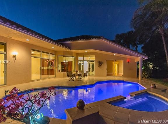 2nd image of 2768 Meadowood Dr