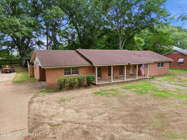 204 Porter St, Senatobia, MS 38668