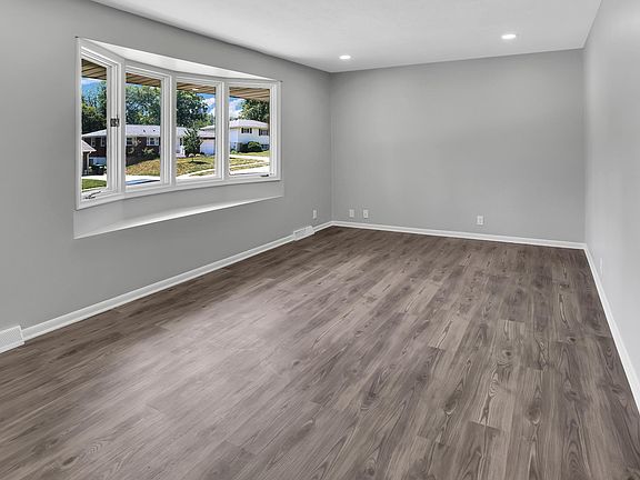5th image of 13484 Kingswood Dr