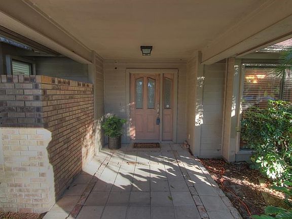 2nd image of 18207 Clear Lake Dr