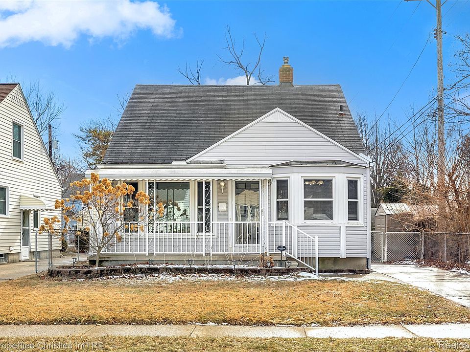 1st image of 114 E Webster Rd