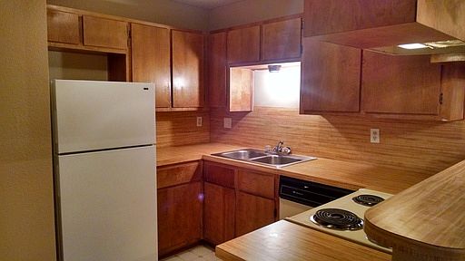 2nd image of 1611 N Main St APT F