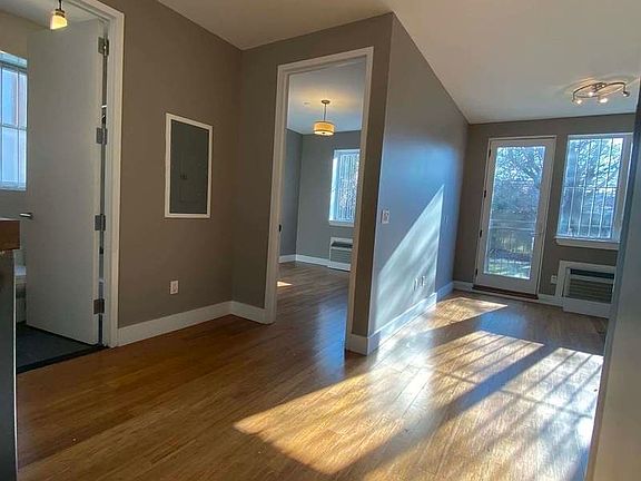 2nd image of 186 Herkimer St APT 1