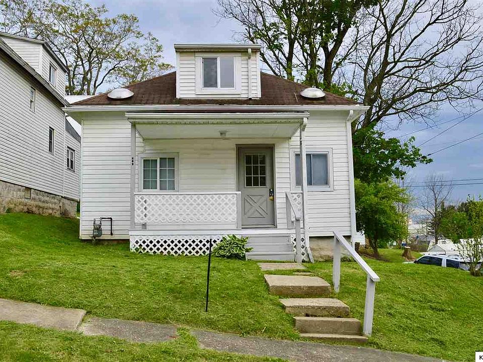 1st image of 214 W Curtis St