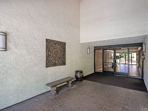 2nd image of 21650 Burbank Blvd Unit 219