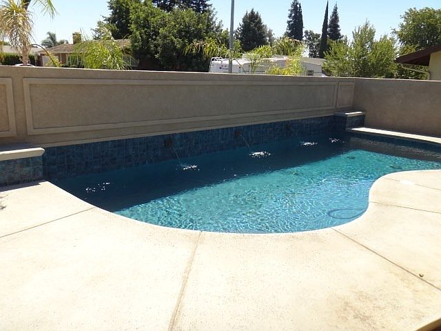 1st image of 1020 Skyview Dr