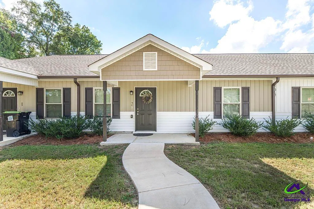 2 bed, 2.0 bath, 960 sqft, $1,350 — Photo 1
