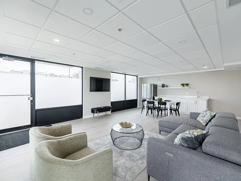 15 Refinery Way — Photo 28