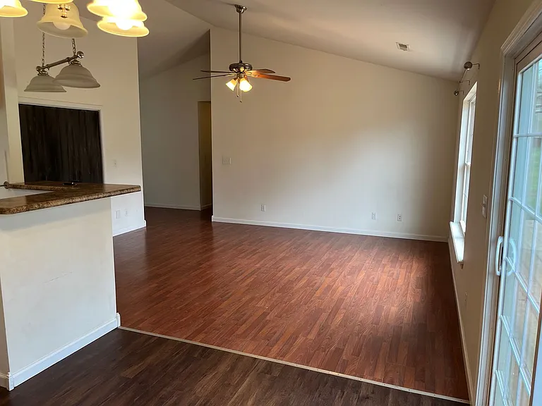 1123 Stonecrest Dr — Photo 30