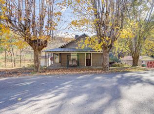 711 Fairview Rd, Hampton, TN 37658