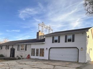 205 Strickler Rd, Denver, PA 17517