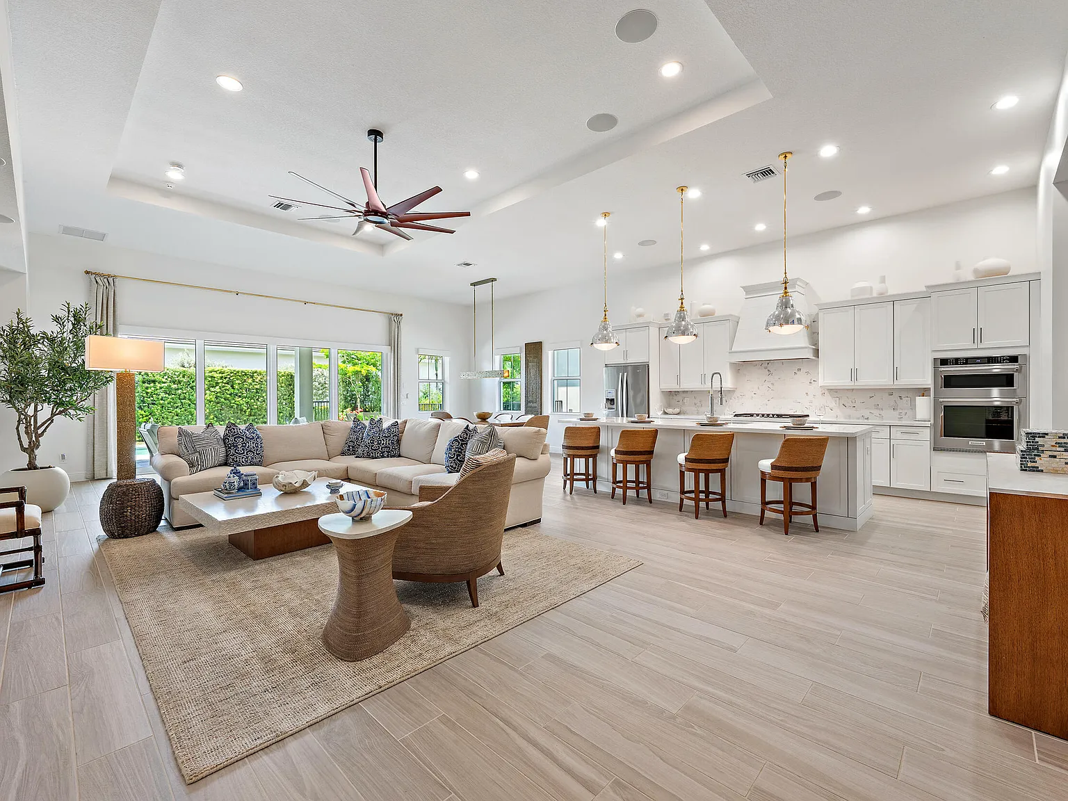 3 bed, 2.5 bath, 2922 sqft, $7,500 — Photo 3