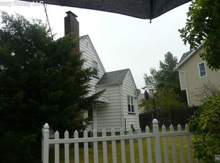 18 Derby Ln, Dumont, NJ 07628