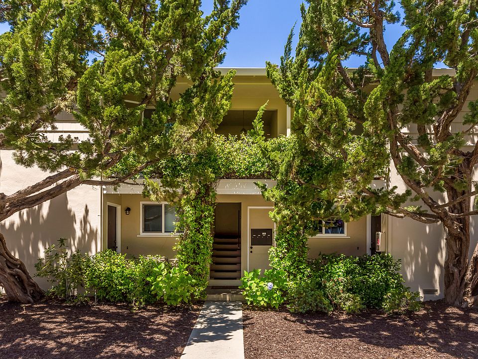 This is a 4-plex, 2 floor eco-friendly apartment in a less traffic Fremont street which is close to downtown Menlo Park.