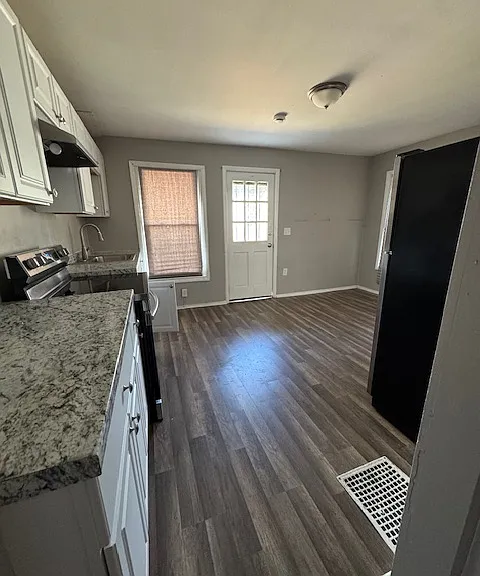 4200 Grace Ct — Photo 7