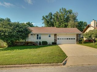 2612 W Hanover Dr, Springfield, MO 65807