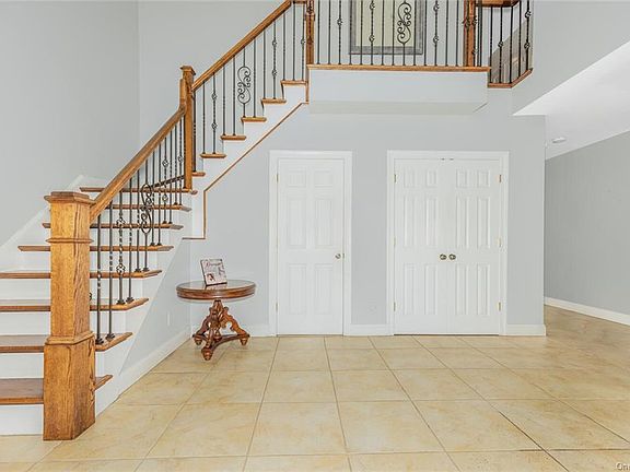 3rd image of 36 Alta Vista Dr
