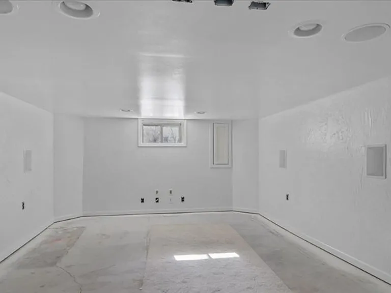 1408 S Madison St — Photo 27