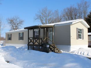 42 Mobile Ln, Hudson, NY 12534