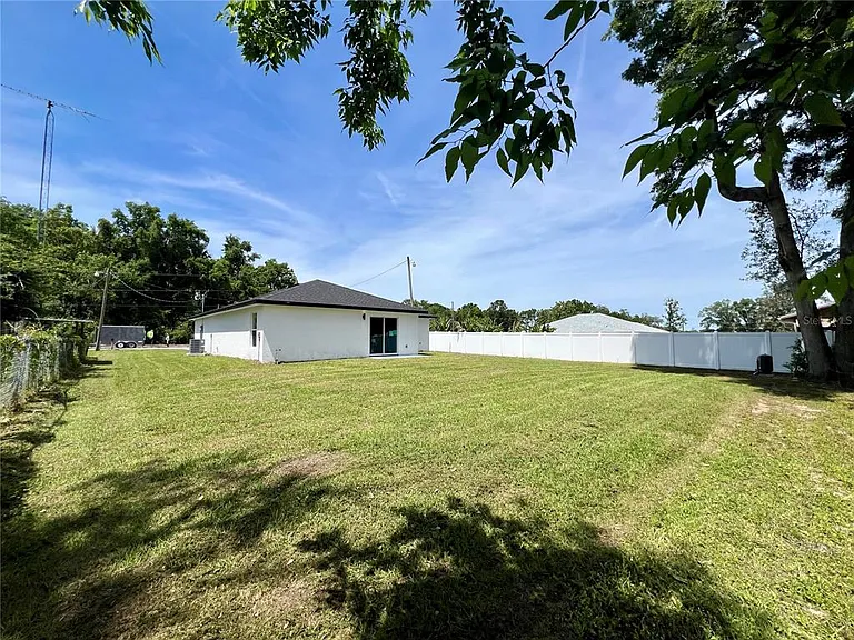 13609 SE 53rd Ave — Photo 32