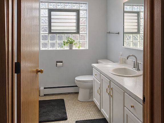 5th image of 2430 N 79th Ave #2E