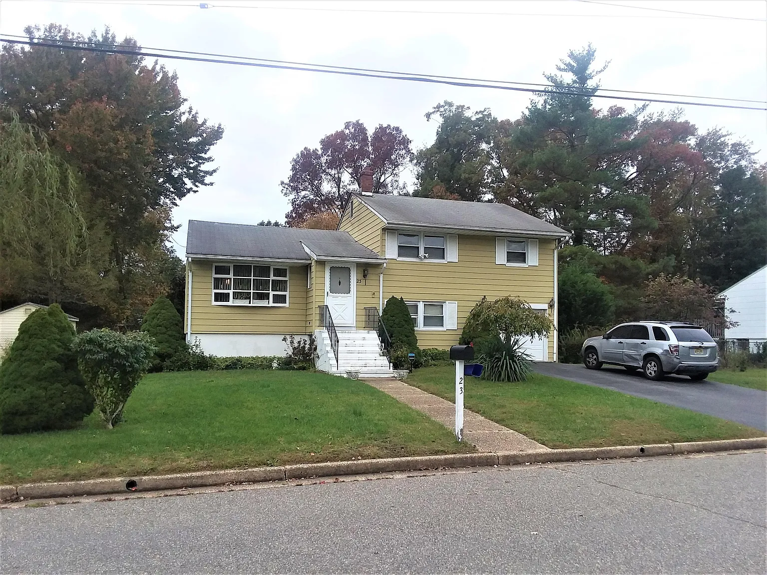 23 Edgemere Rd photo 1