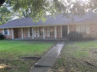 285 E Caldwood Dr, Beaumont, TX 77707