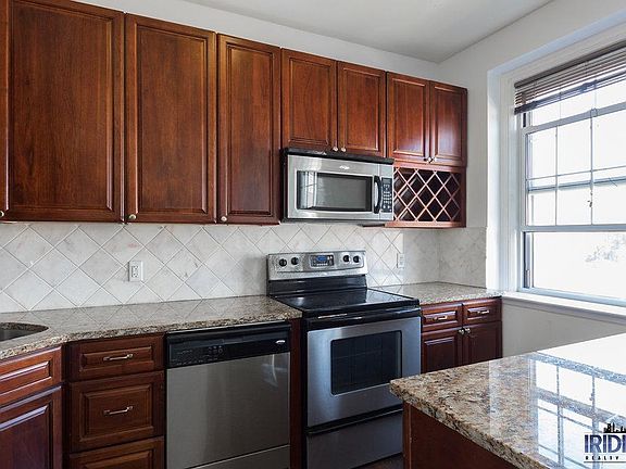 2nd image of 651 Park Ave