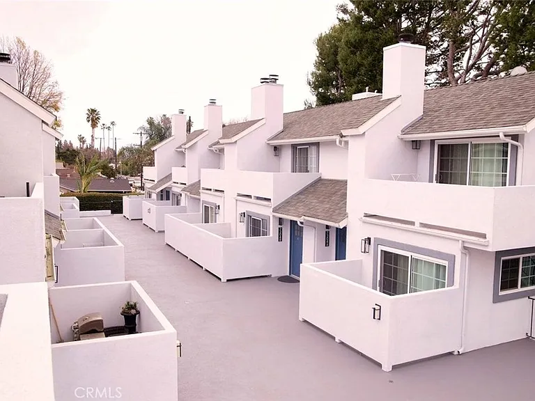 7310 Balboa Blvd #F — Photo 58