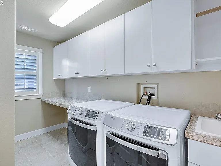 2227 Matterhorn Ct — Photo 18