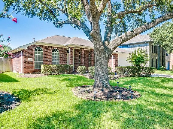 4th image of 13319 White Oak Landing Blvd